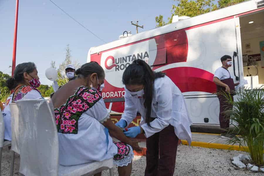 Benefician Servicios Móviles de Atención Médica “Salud para Tod@s” a miles de quintanarroenses