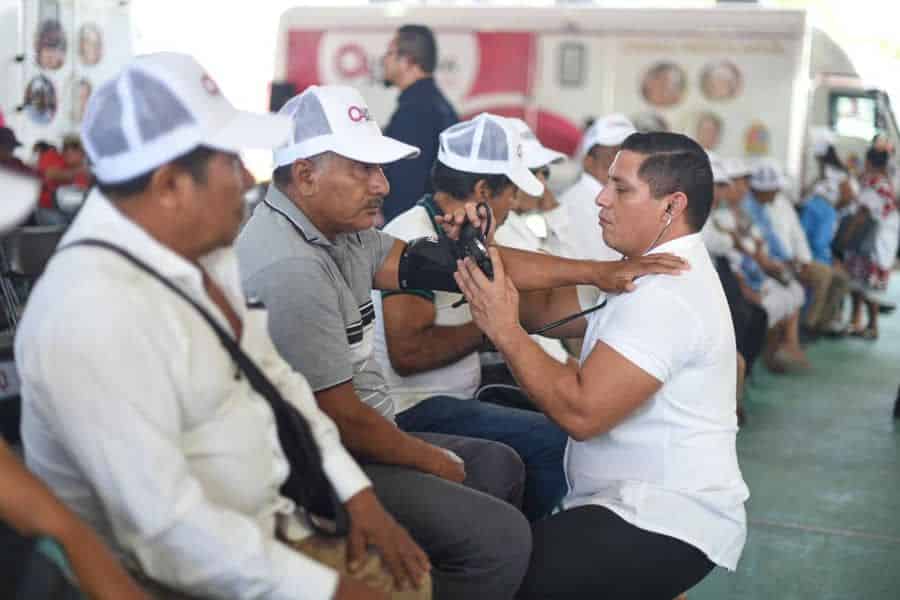 Benefician Servicios Móviles de Atención Médica “Salud para Tod@s” a miles de quintanarroenses