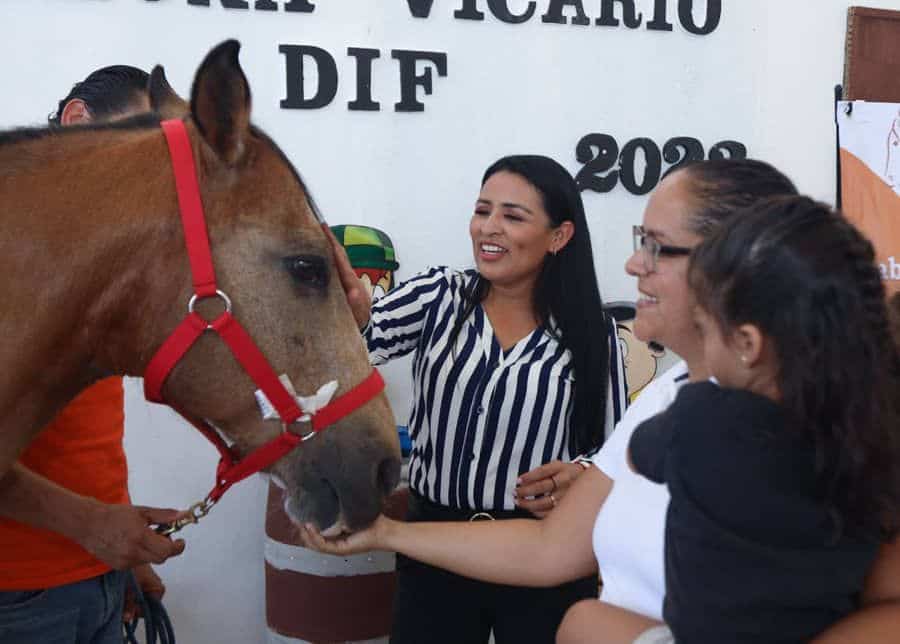 Ofrece ayuntamiento festejo con motivo del día del niño y la niña a menores con discapacidad