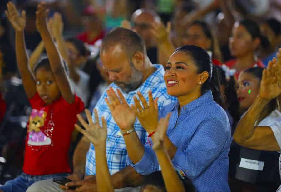 Encabeza Blanca Merari multitudinario festival del Día del niño y de la niña