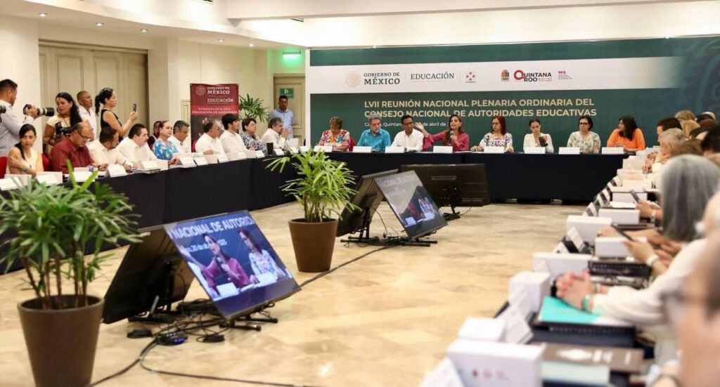 Mara Lezama habla de la justicia social que traerá el Tren Maya con el sector educativo del país