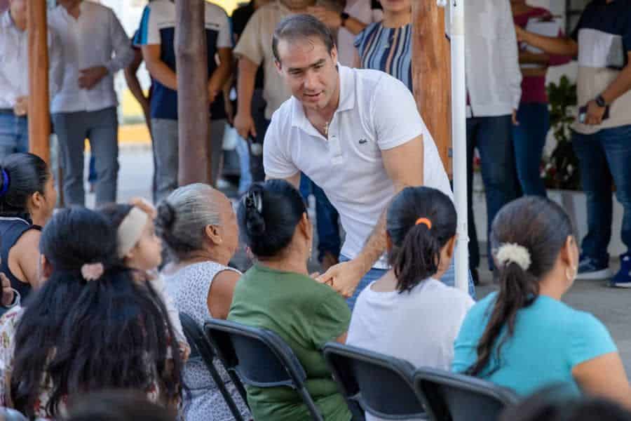 Diego Castañón acerca los servicios municipales a Akumal y Chemuyil 
