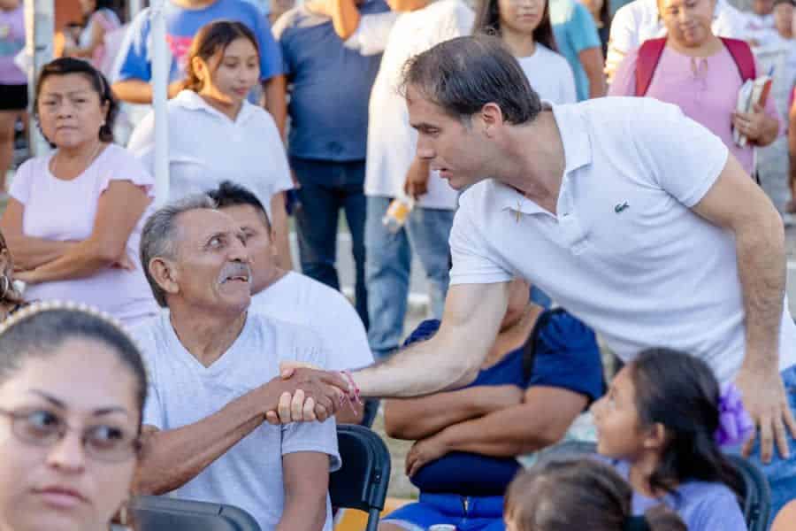 Diego Castañón acerca los servicios municipales a Akumal y Chemuyil 
