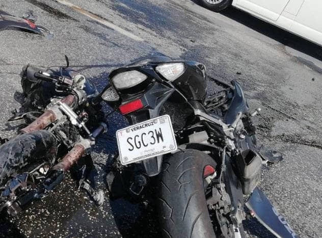 Fuerte accidente sobre el boulevard playa del Carmen deja lesionado de gravedad a Motociclista