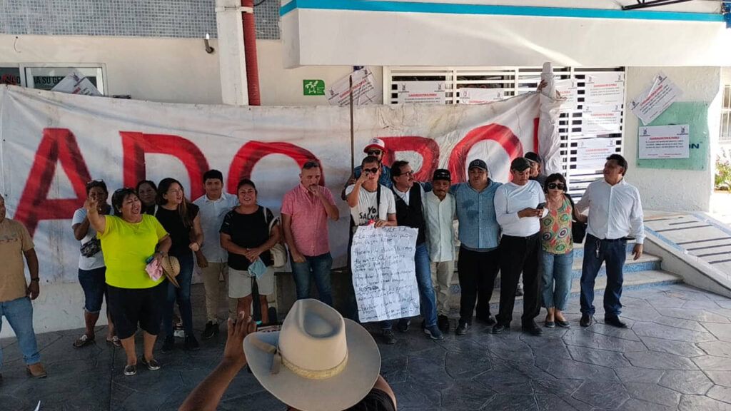 Clausuran simbólicamente las oficinas de Aguakan en Cancún