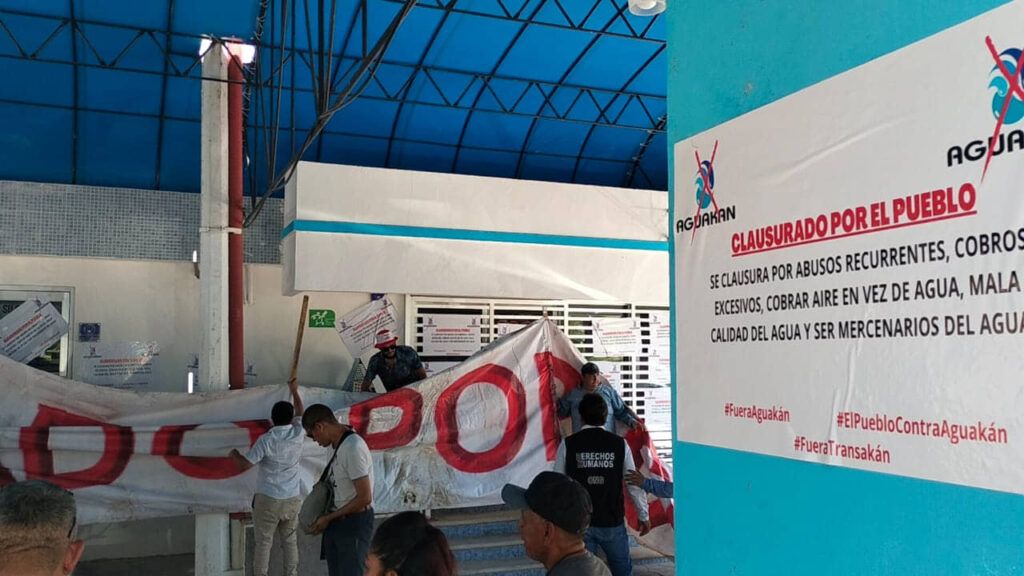 Clausuran simbólicamente las oficinas de Aguakan en Cancún