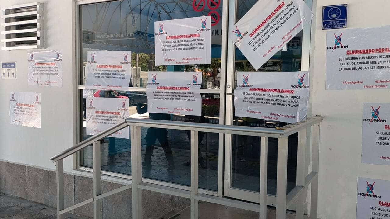 Clausuran simbólicamente las oficinas de Aguakan en Cancún