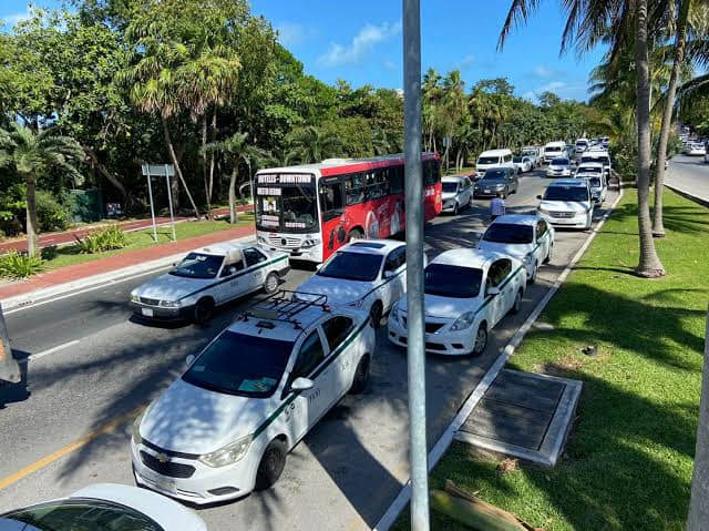 Definirán en junio situación jurídica y administrativa de taxistas que bloquearon la Zona Hotelera de Cancún