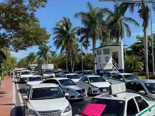 Definirán en junio situación jurídica y administrativa de taxistas que bloquearon la Zona Hotelera de Cancún 