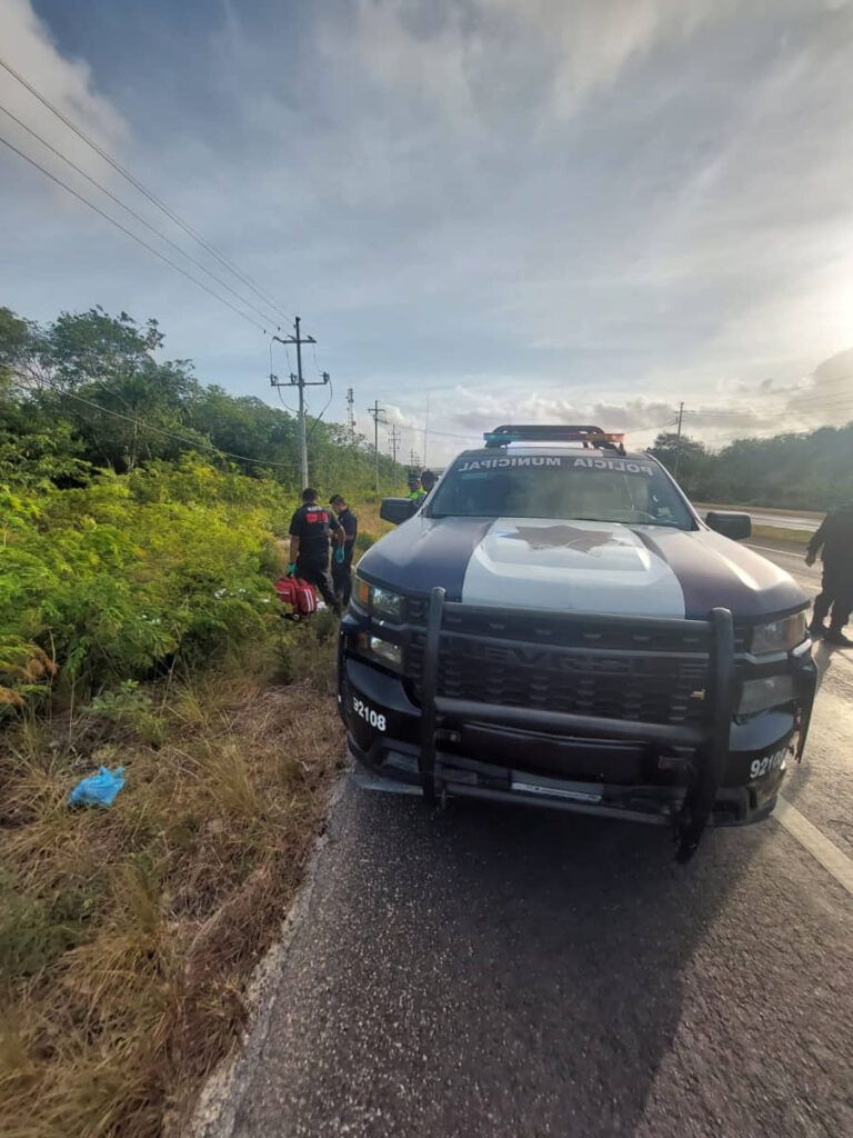 Abandonan cuerpo ejecutado en la entrada a Chemuyil