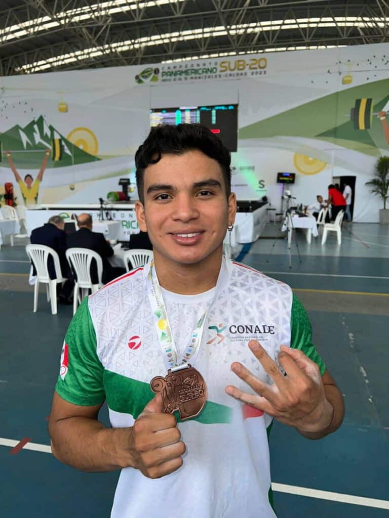 Quintanarroenses ganan medallas para México en el Panamericano de halterofilia