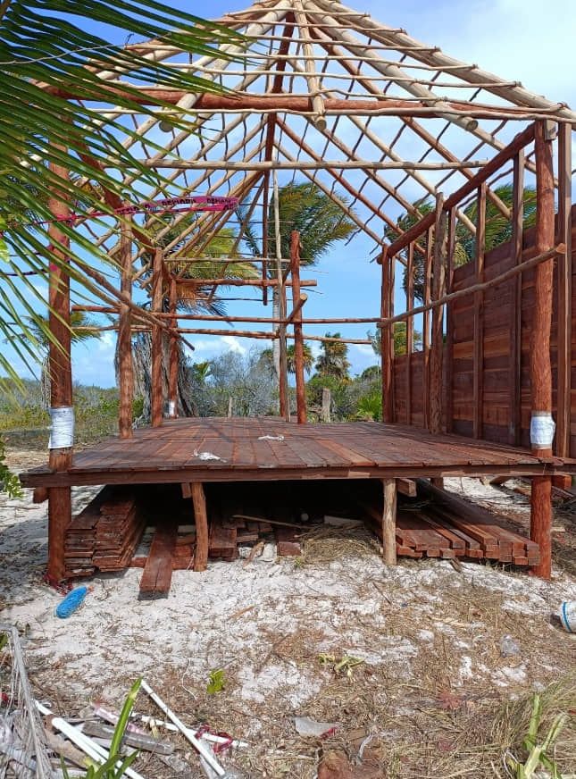 Denuncia asociación construcción ilegal en una zona protegida de la Isla de Holbox