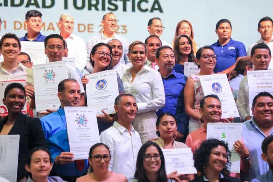 Recibe Solidaridad 219 distintivos de calidad turística