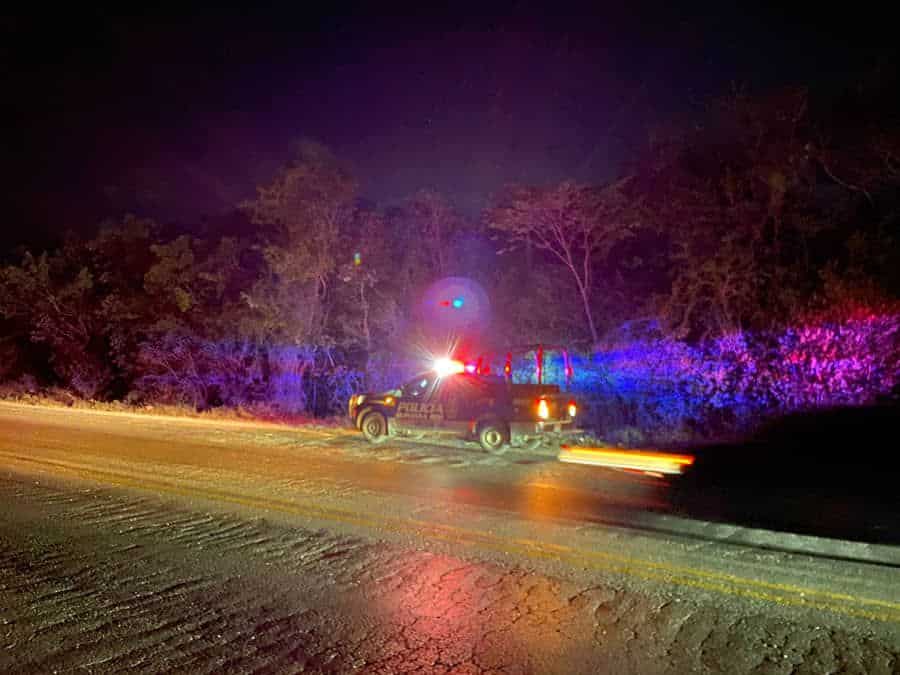 Encuentran dos cuerpos a un lado de la autopista Cancún-Mérida