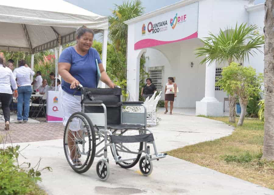 DIF Quintana Roo, beneficia a 112 féminas en Cancún