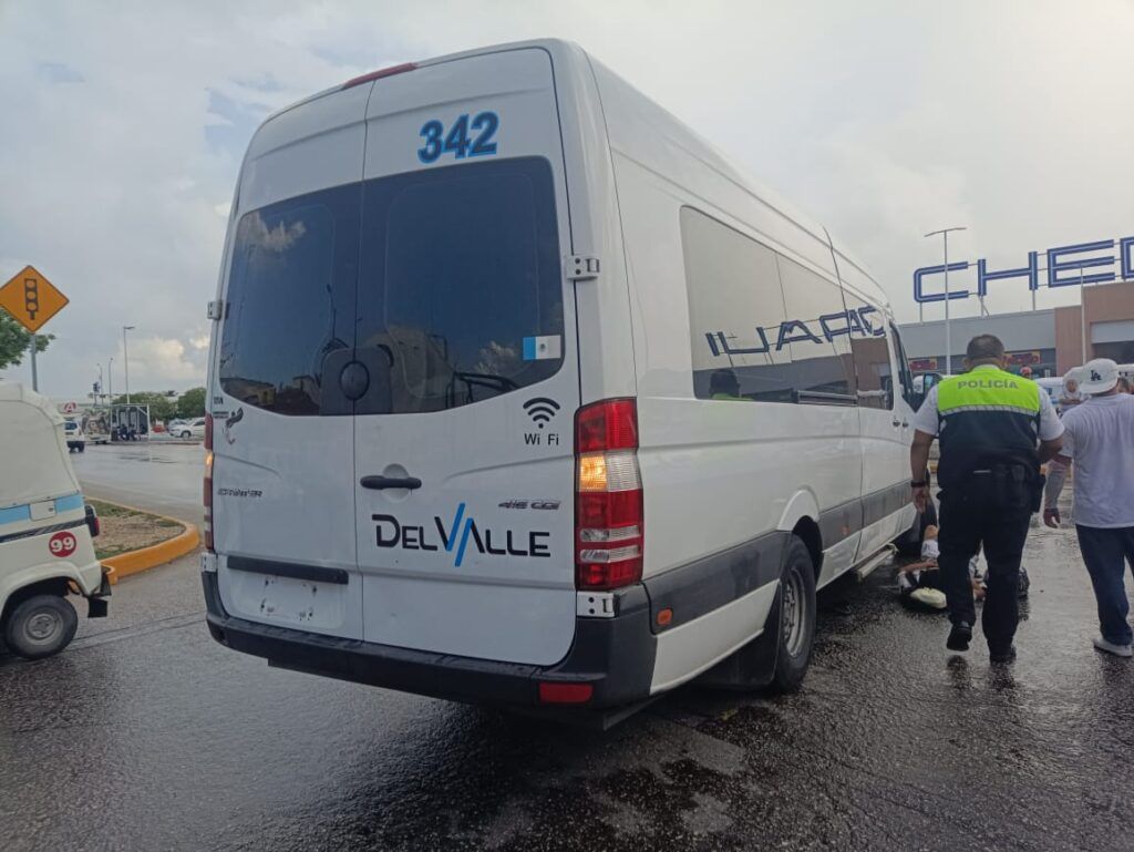 De nueva cuenta conductores de la empresa del valle ocasionando accidentes