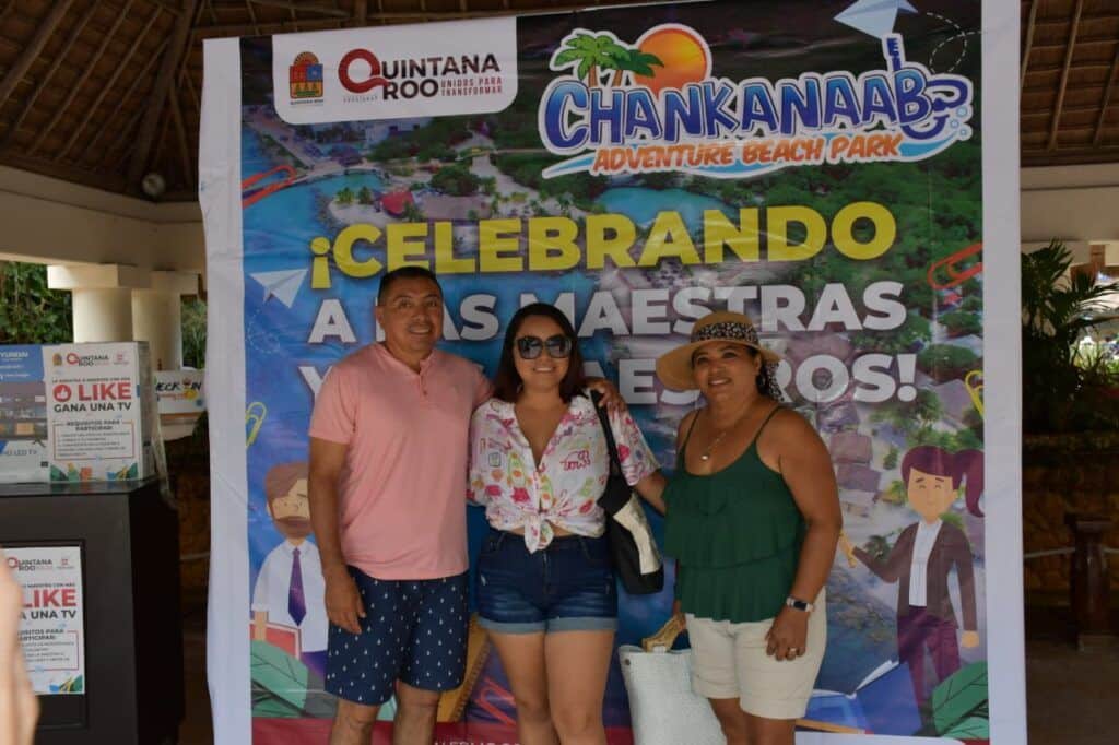 Fundación de Parques y Museos ofreció un gran festejo al magisterio en Chankanaab