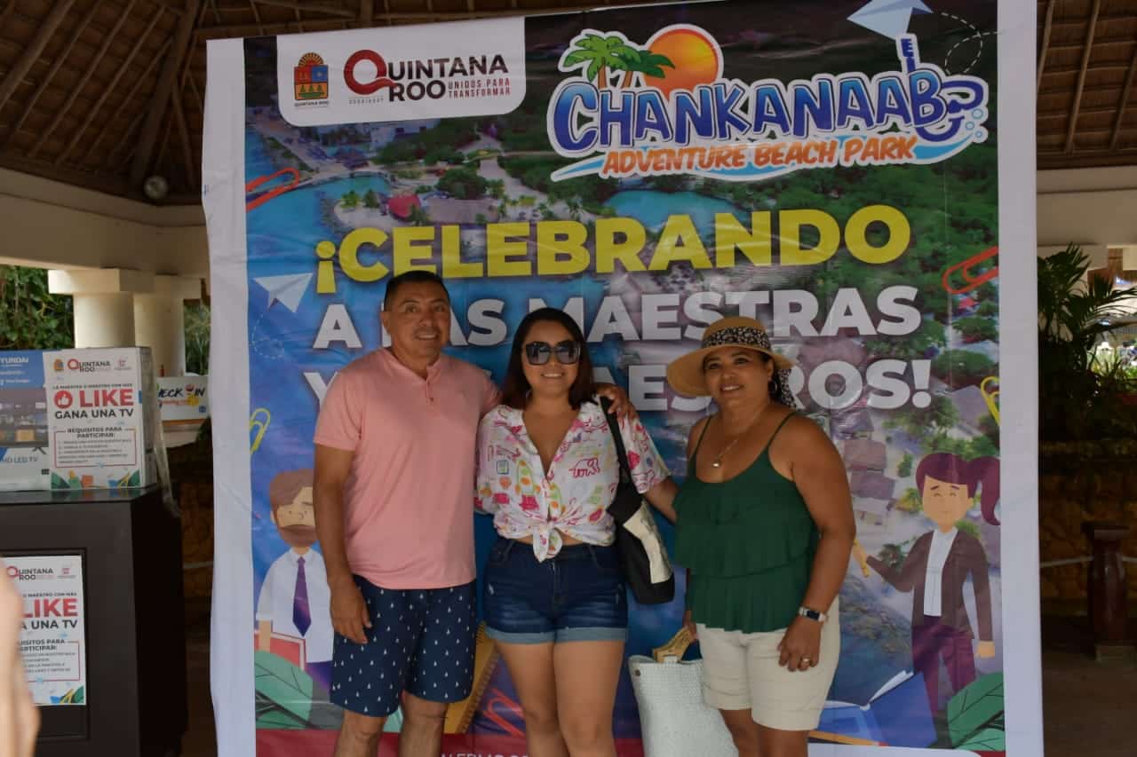 Fundación de Parques y Museos ofreció un gran festejo al magisterio en Chankanaab