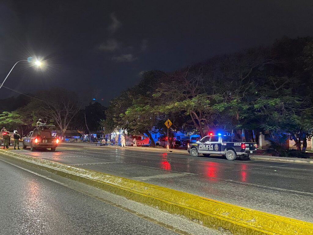 Dejan 3 cabezas frente a guarnición militar de Cancún