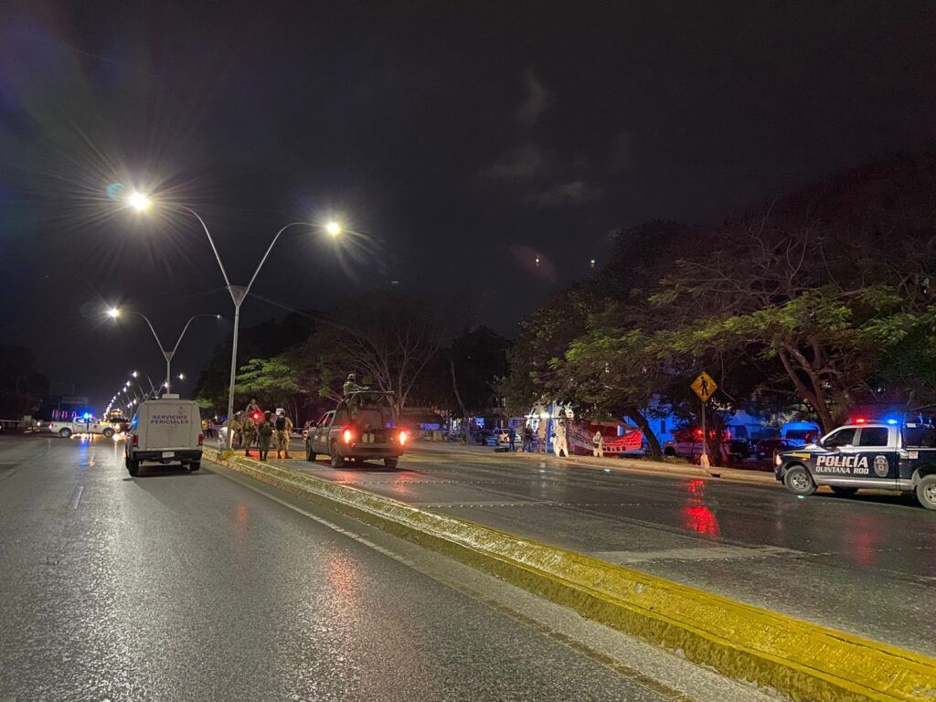 Dejan 3 cabezas frente a guarnición militar de Cancún