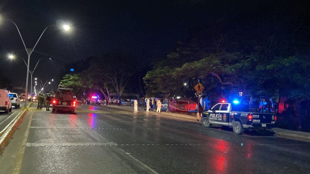 Dejan 3 cabezas frente a guarnición militar de Cancún