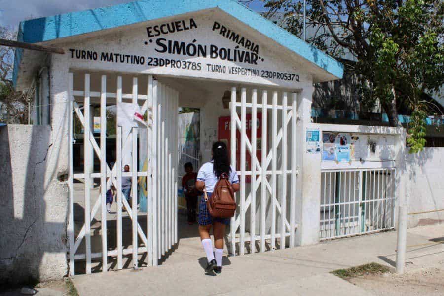 Apoya Dirección de Educación de Puerto Morelos a padres de familia en inscripciones para el ciclo escolar 2023-2024