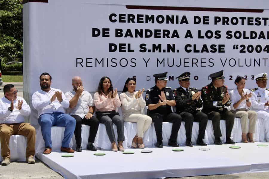 Atestigua Blanca Merari la toma de protesta de los soldados y marinos del Servicio Militar Clase 2004