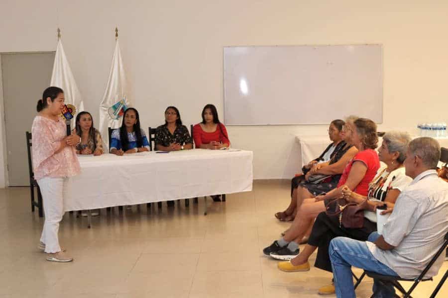 Capacitan a emprendedores de Puerto Morelos en la obtención del distintivo "Hecho en Quintana Roo"
