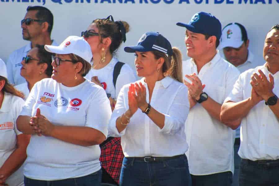 Participativo desfile por el Día del Trabajo