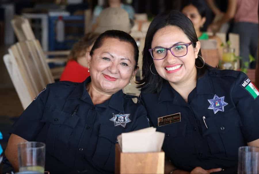 Convive Blanca Merari con policías madres de familia de Puerto Morelos