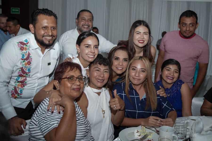 Maestros se suman con Mara Lezama al Nuevo Acuerdo por el Bienestar y Desarrollo de Quintana Roo