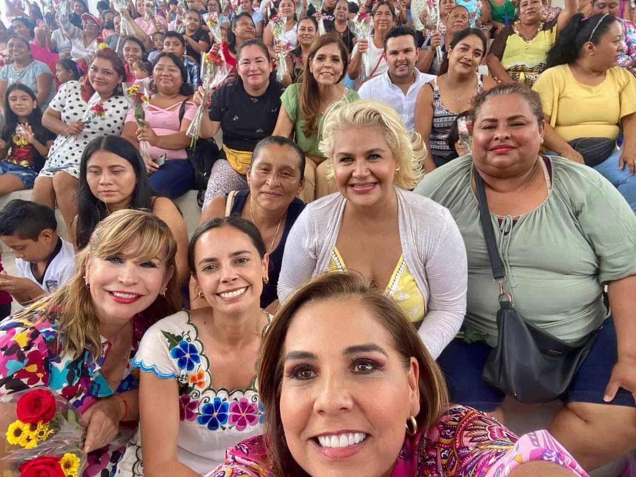 Gobernadora toma protesta a Protectoras del Bienestar “Mujer es Vida”