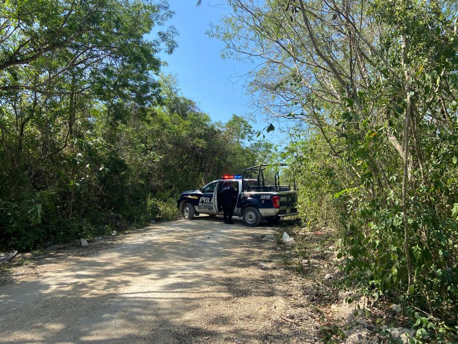 Hallan un cuerpo embolsado y maniatado en la colonia Generación 2000 de Cancún