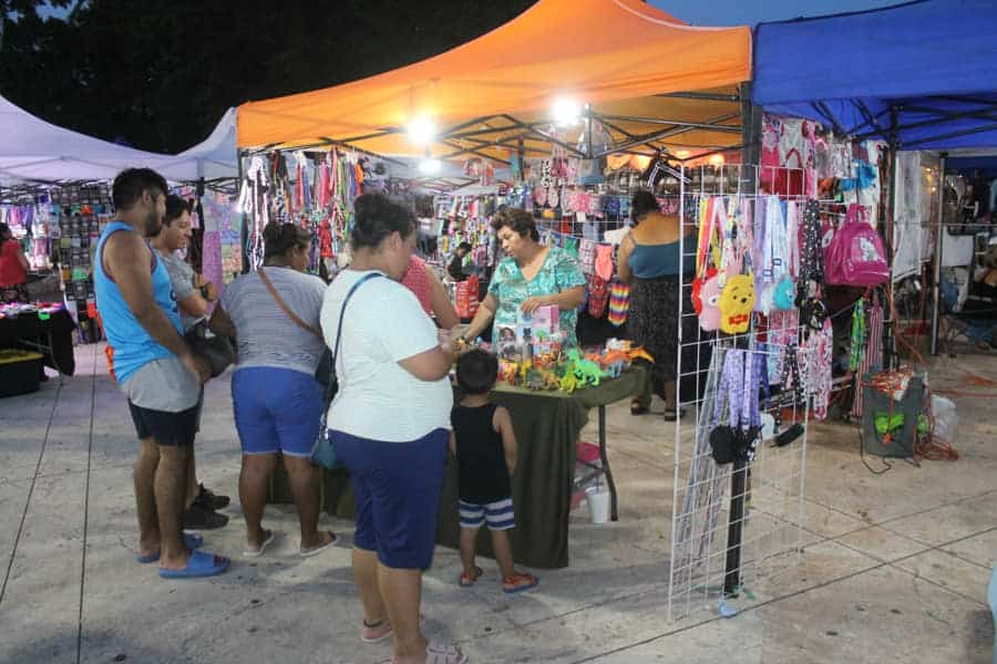 Bazar IMES recibe gran aceptación de la ciudadanía