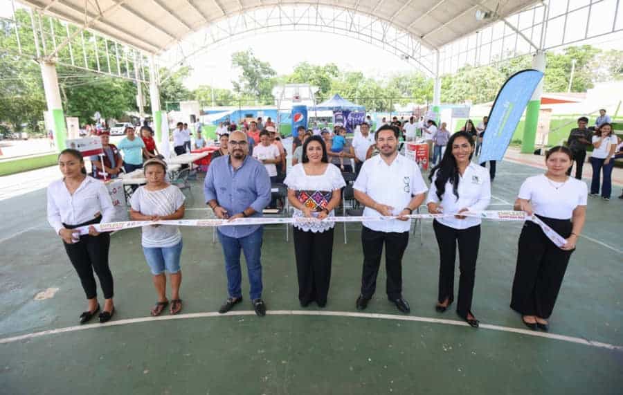 Inaugura Blanca Merari feria "Empléate Quintana Roo" en la comunidad Leona Vicario