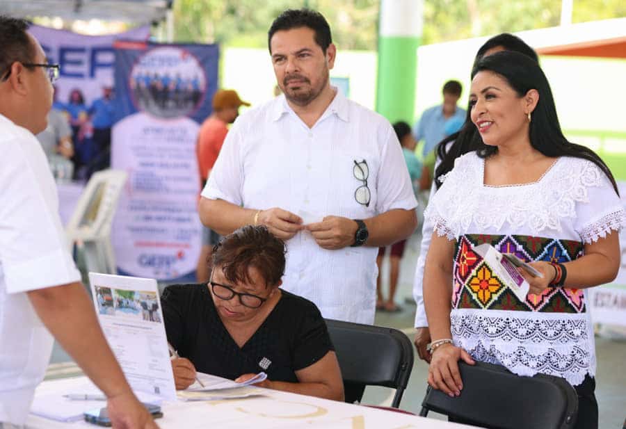 Inaugura Blanca Merari feria "Empléate Quintana Roo" en la comunidad Leona Vicario