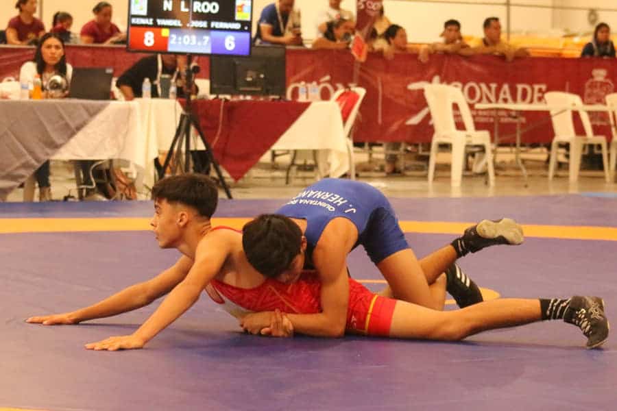 Atletas quintanarroenses logran 4 medallas en competencia de luchas asociadas
