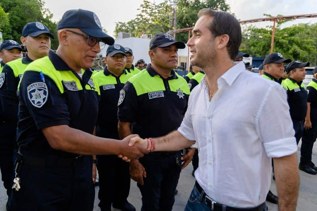 Diego Castañón anuncia nuevos estímulos para las y los policías de Tulum