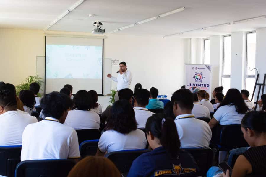 Realizan “Eco Foro de emprendimiento Juvenil”