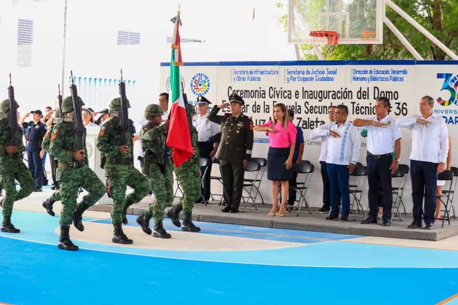 Lili Campos hace realidad cancha con domo en secundaria de Villas del Sol