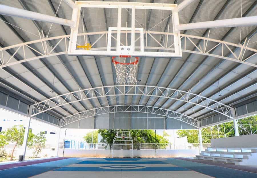 Lili Campos hace realidad cancha con domo en secundaria de Villas del Sol