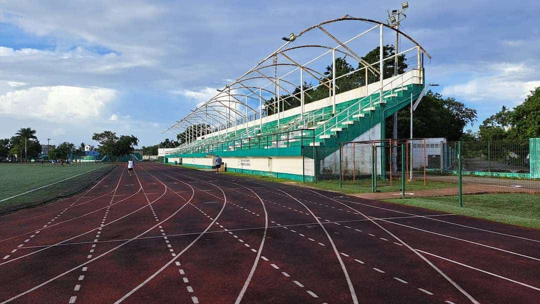 Unidades deportivas de Cozumel en el abandono, al esperar municipio inversión federal