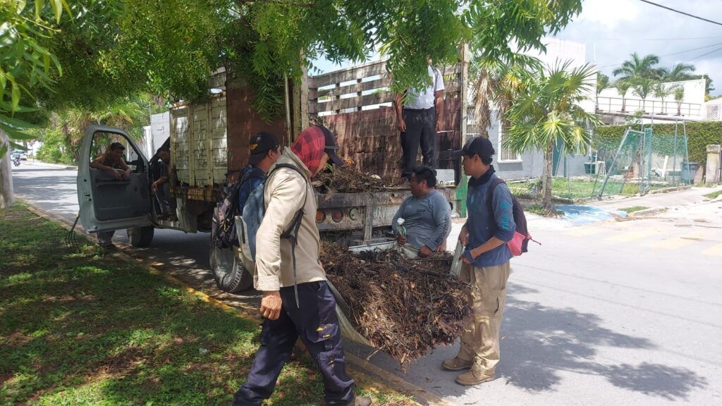 Emprende Servicios Públicos de Puerto Morelos limpieza emergente de alcantarillas