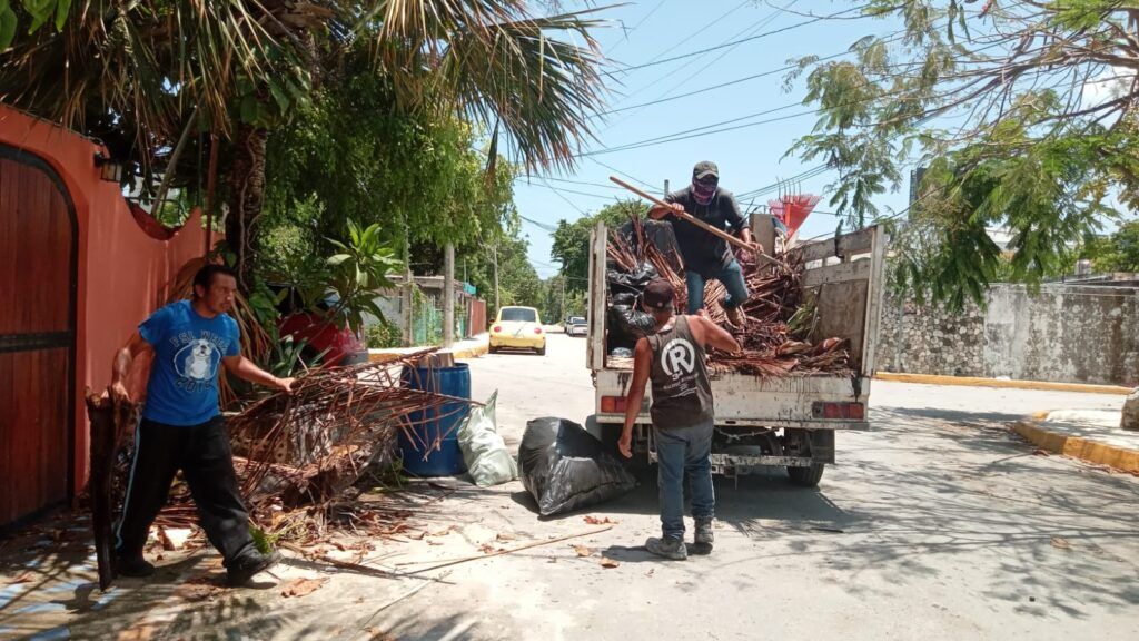 Emprende Servicios Públicos de Puerto Morelos limpieza emergente de alcantarillas