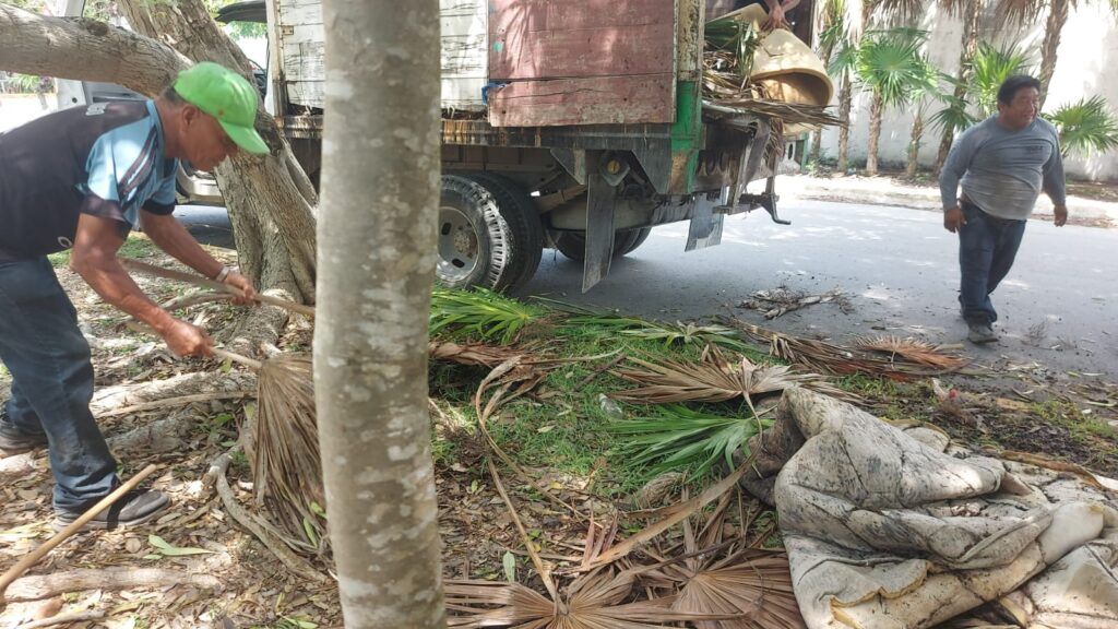 Emprende Servicios Públicos de Puerto Morelos limpieza emergente de alcantarillas