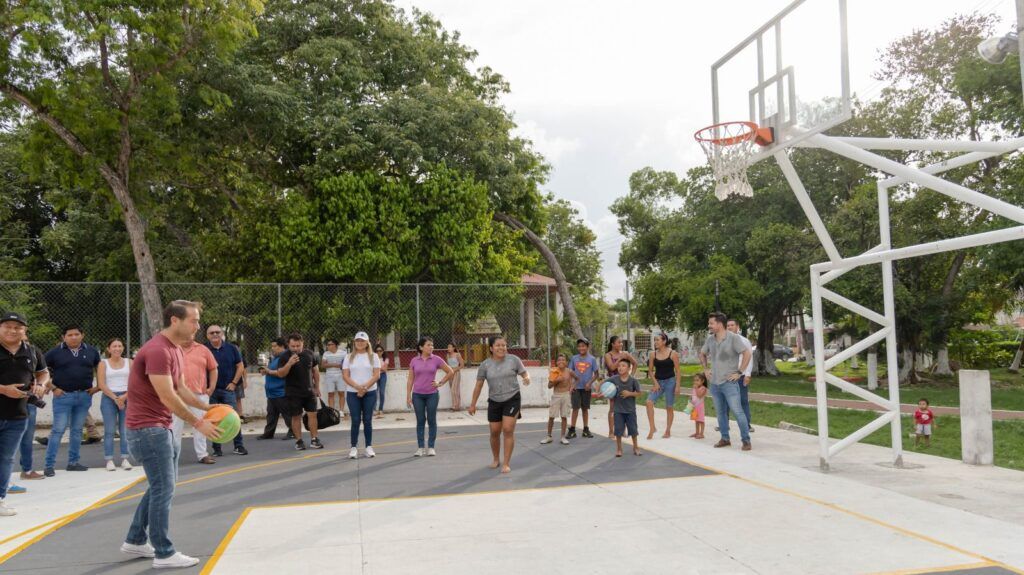 Diego Castañón Transforma el servicio público en Tulum