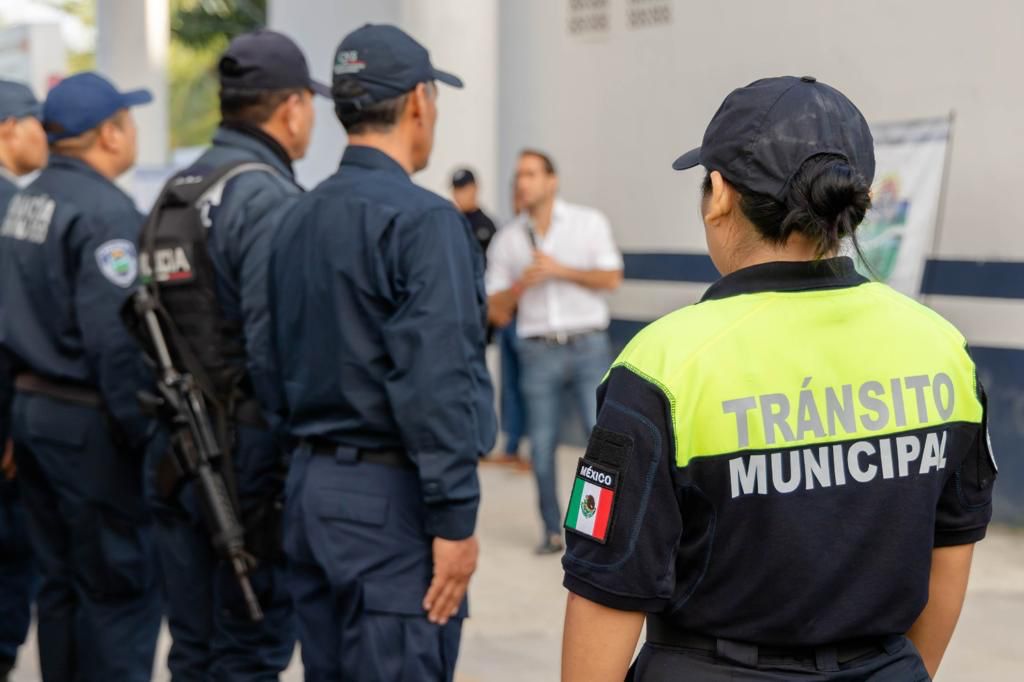 Diego Castañón anuncia nuevos estímulos para las y los policías de Tulum