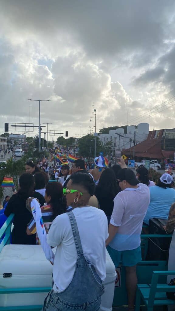 Marcha festiva por la diversidad sexual en Tulum congrega a decenas de personas