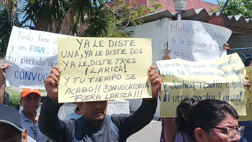 Protestan trabajadores del Siteqroo para exigir salida de actual líder sindical