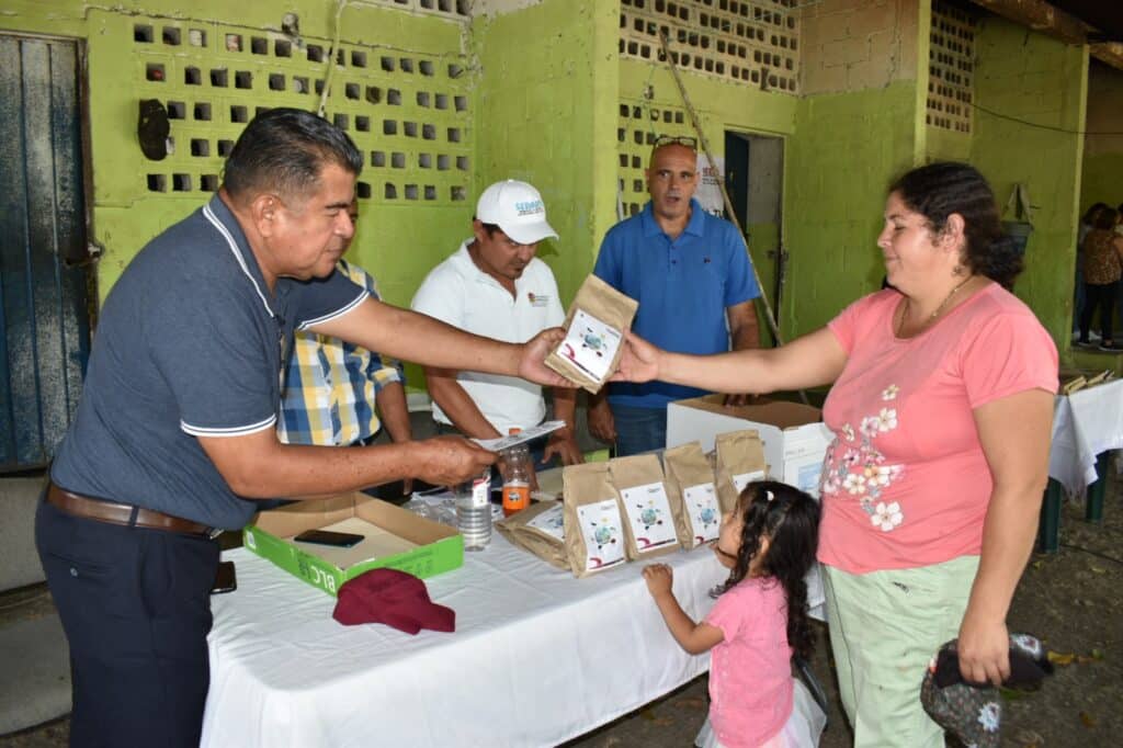 Encabeza Sipinna jornada de servicios en la zona cañera de Quintana Roo